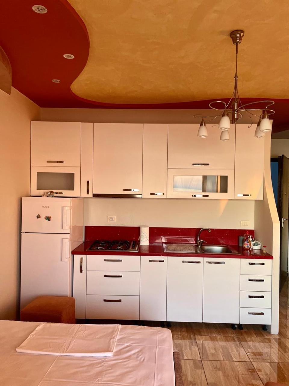 Cozy Beachfront Room Durrës 외부 사진