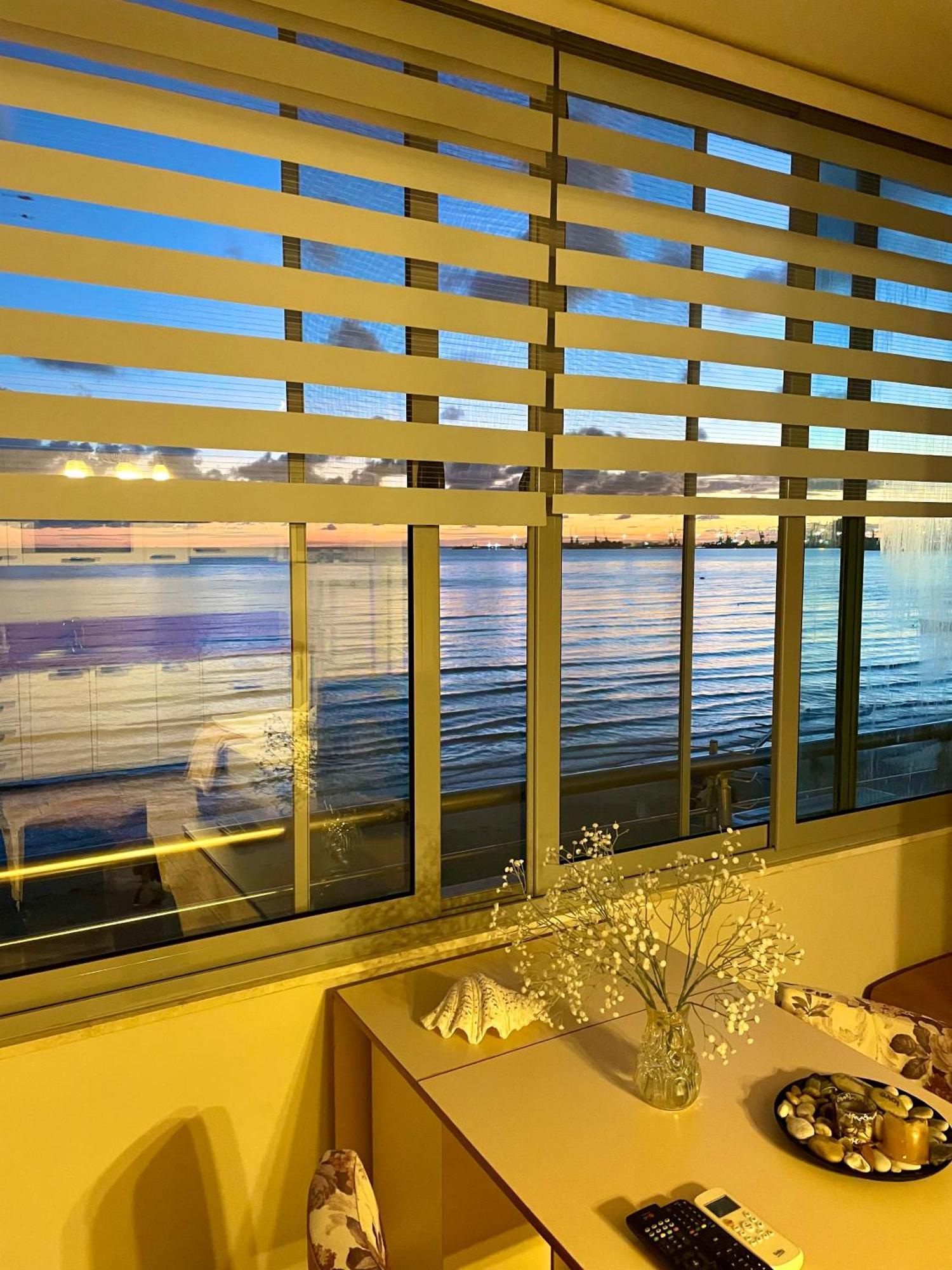 Cozy Beachfront Room Durrës 외부 사진