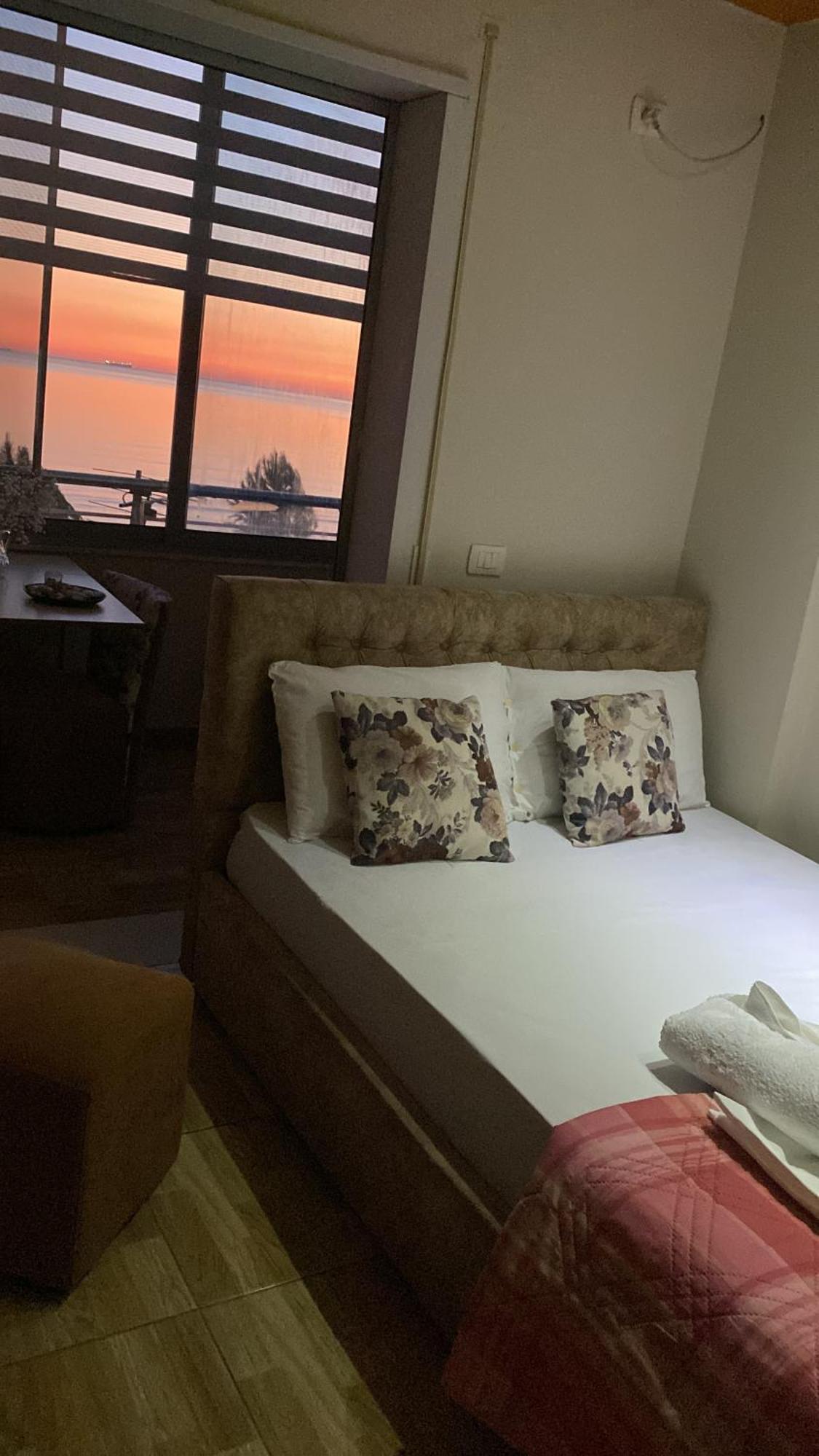 Cozy Beachfront Room Durrës 외부 사진